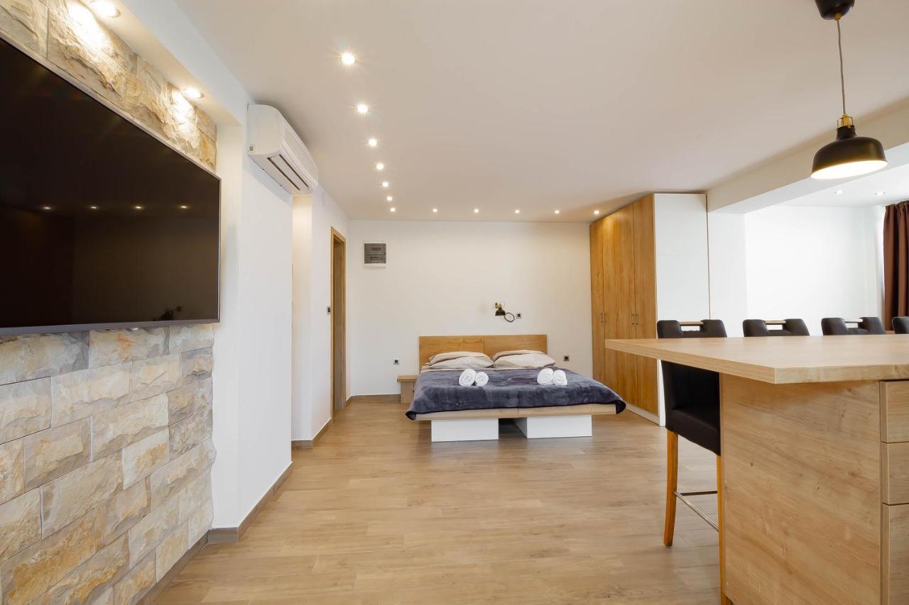 Apartments Marinici Rijeka - With Private Parking Eksteriør billede