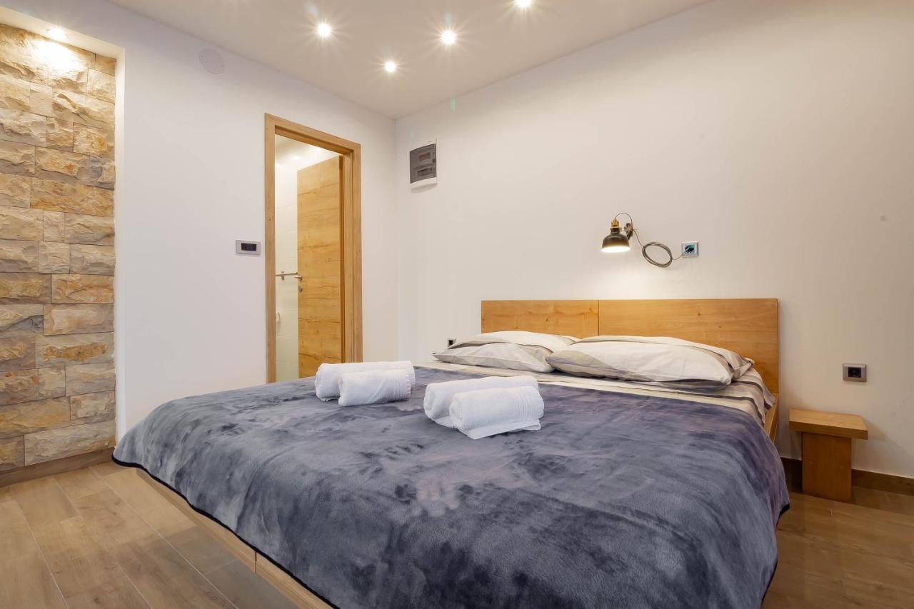 Apartments Marinici Rijeka - With Private Parking Eksteriør billede